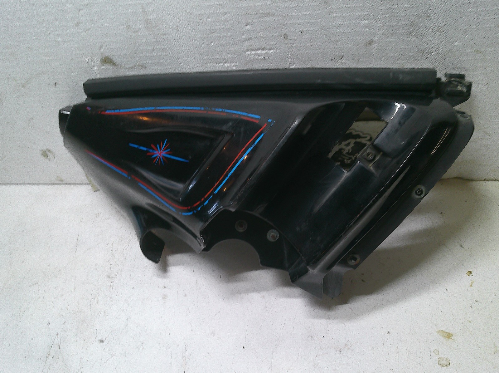 ’94-’96 Yamaha Vmax Snowmobile Left Black Hood Nose Shock Panel Cover Shroud