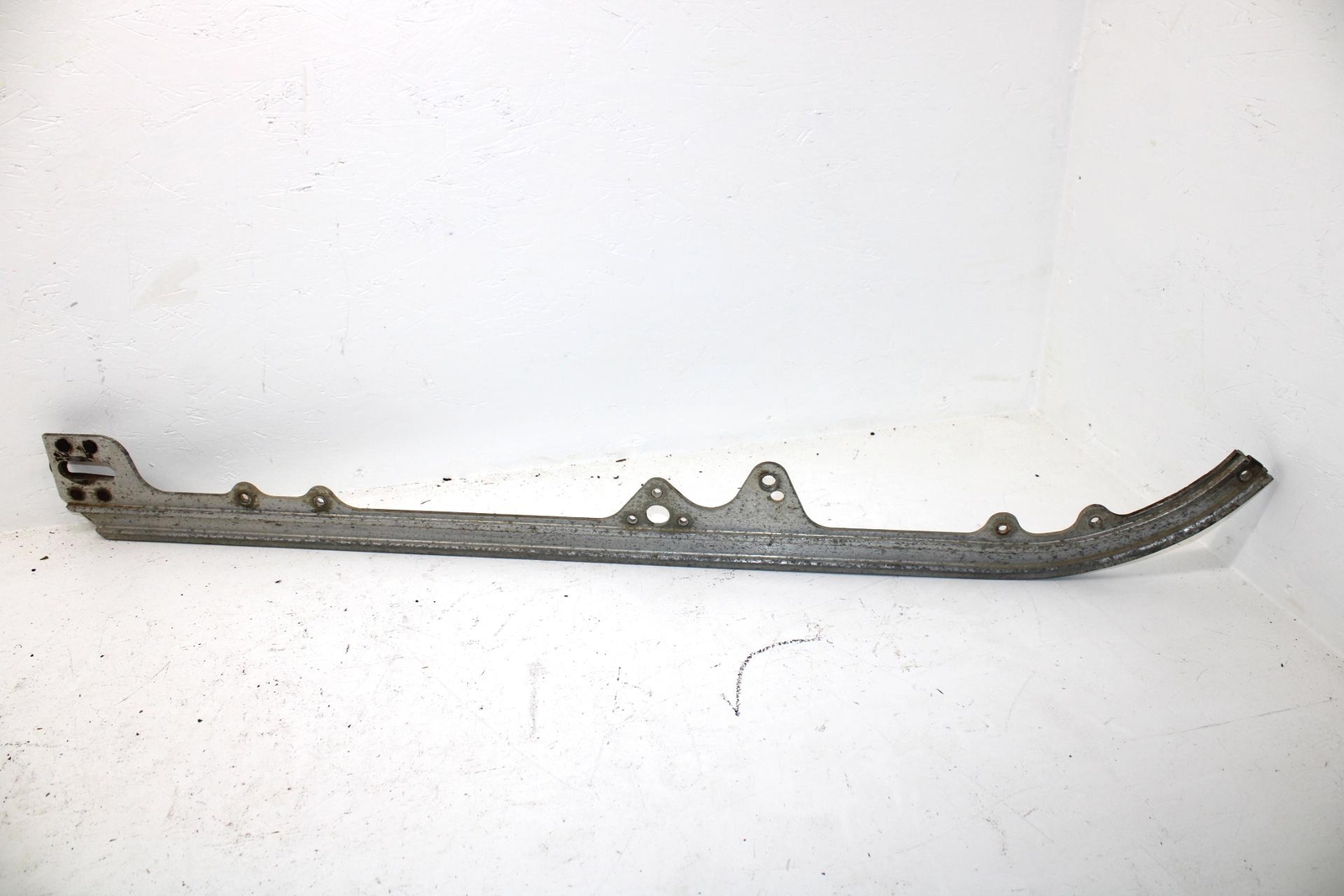 1988 Yamaha Srv Oem Right Skid Rail 88R-W4741-00-00 SY62