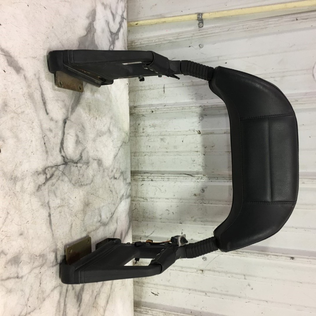 96 Yamaha V-Max 600 DX Snowmobile passenger back rest pad handles assembly