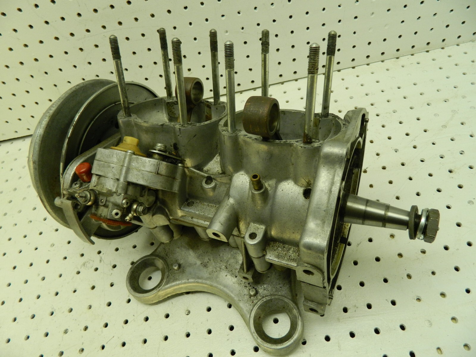 Vintage SL 433 Yamaha Snowmobile Engine 440 Twin SW GP Crankshaft and Clutch