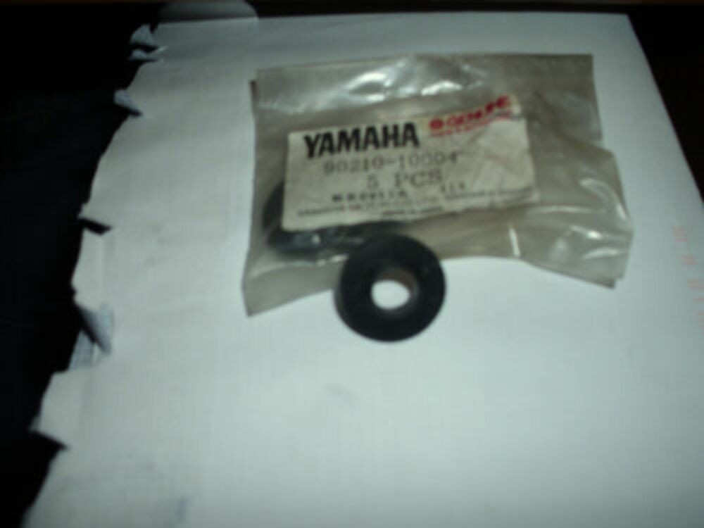 Yamaha Snowmobile Chain Case Tensioner Bolt Washer Seal 90210-10004 QTY 4