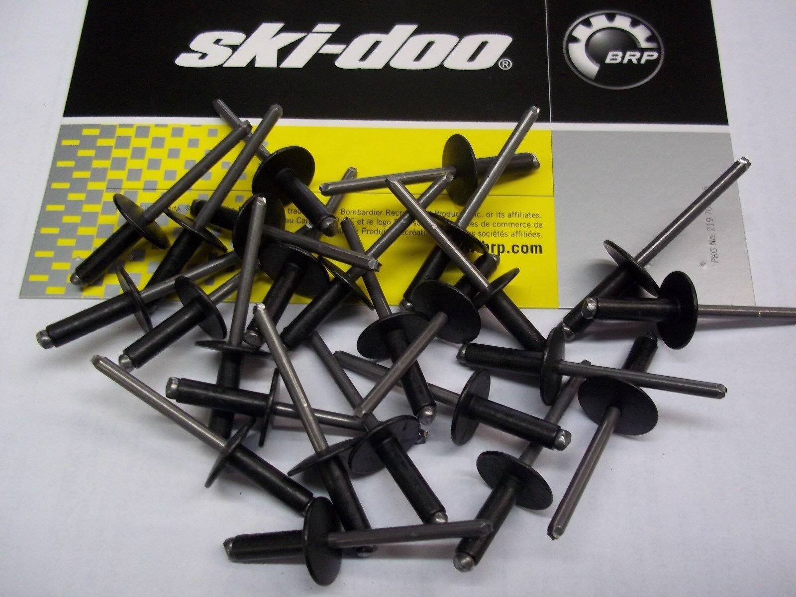 NEW SKI-DOO BLACK 3/16 POP RIVET 293150108 BAG OF 25 SKIDOO TURBO BRP