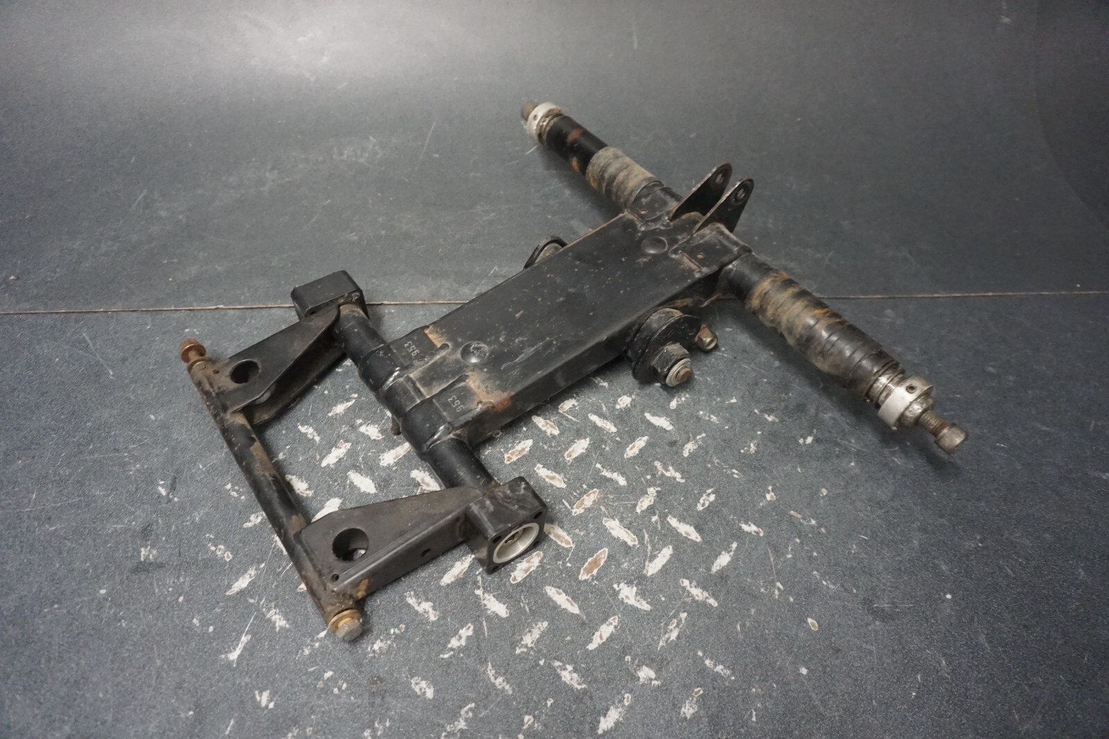 2004-05 MXZ 600 800 GTX 500 GSX 380 Ski-Doo OEM Rear Suspension Rear Arm Ass’y