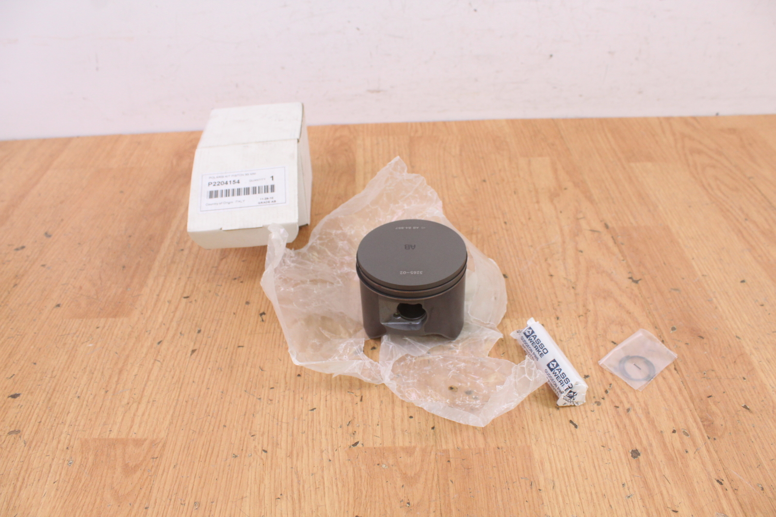 Polaris Snowmobile Piston Kit 85mm, Genuine OEM Part 2204154  NOS