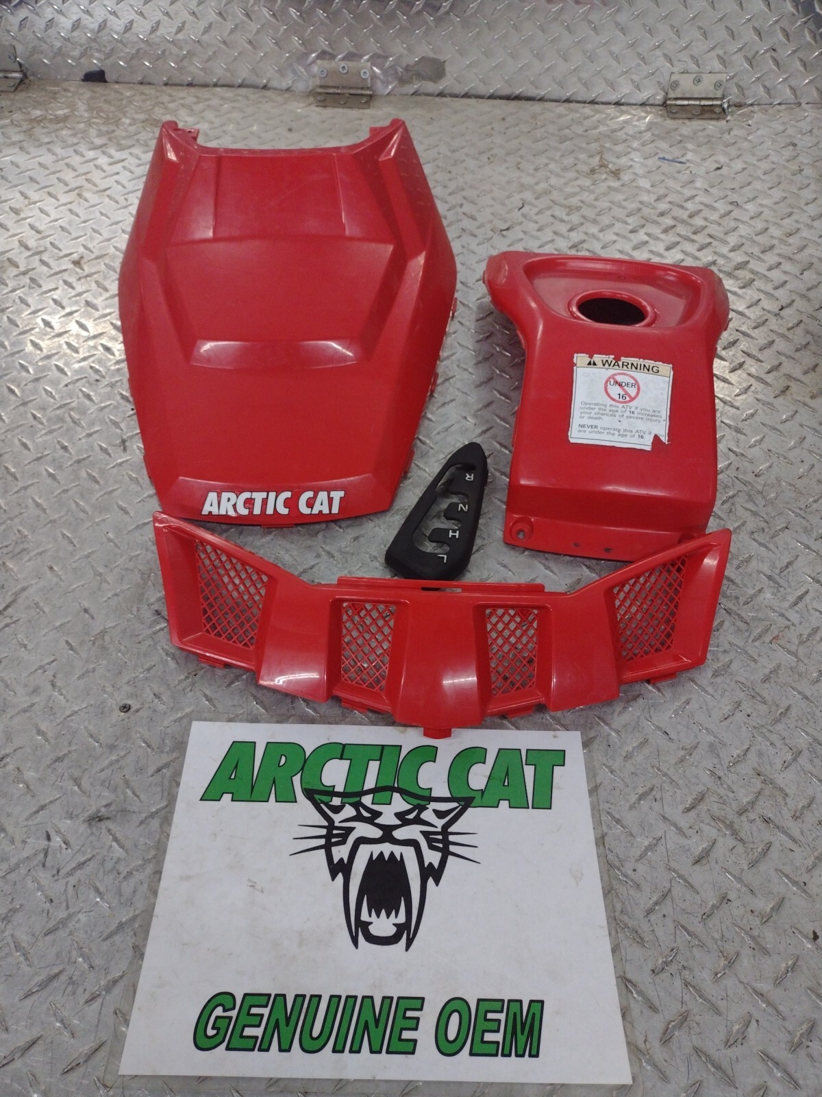 2006 ARTIC CAT 250 OEM GAS TANK COVER FRONT COVER GRILL NICE LOOK!!!!!!!!!!!!!!