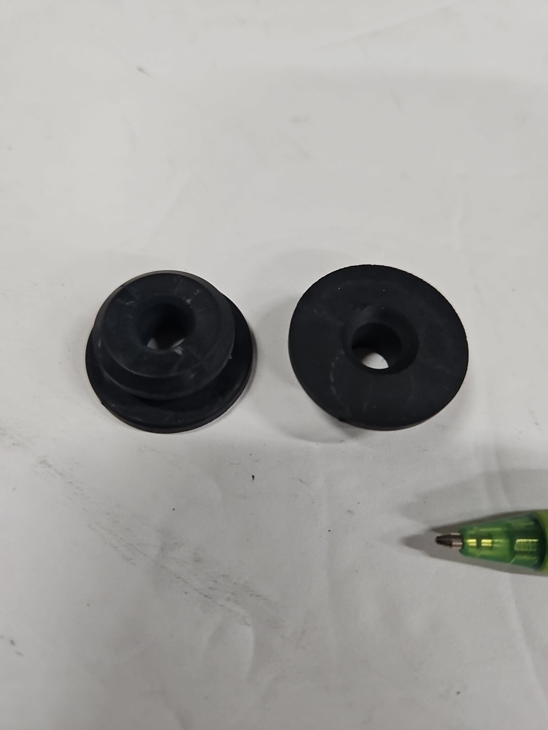 Artic Cat Side – Panel Grommet 0423-678 (2 FOR $16) NOS OEM AC71