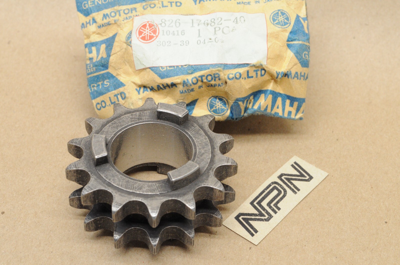 Yamaha Snowmobile EL433 EW433 EW463 GP433 SW433 Drive Chain Sprocket 14T NOS OEM