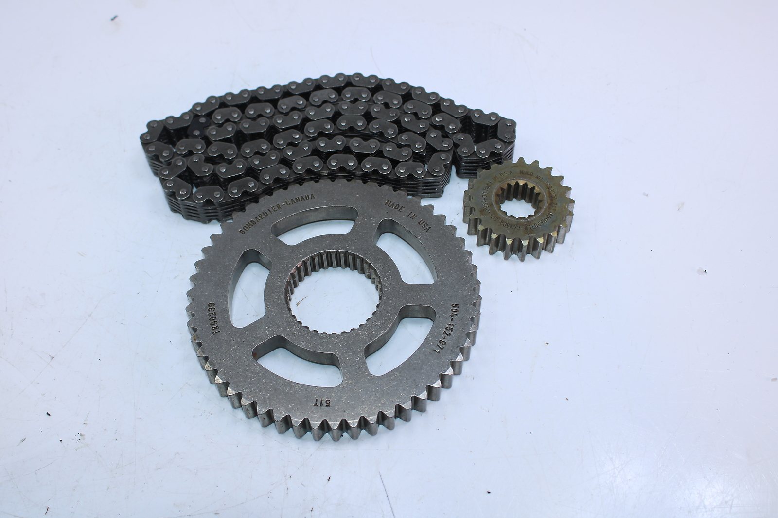18 SKI-DOO MXZ 850  E-TEC chain case gear  504153266