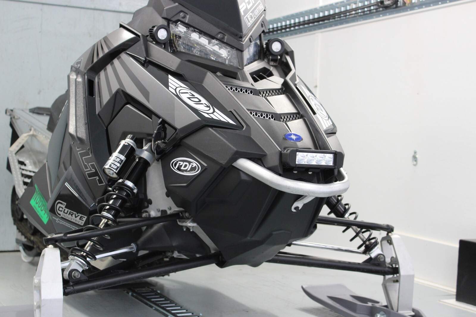 POLARIS SNOWMOBILE UNIVERSAL LED Auxiliary Light Bar w/Mount and Harness