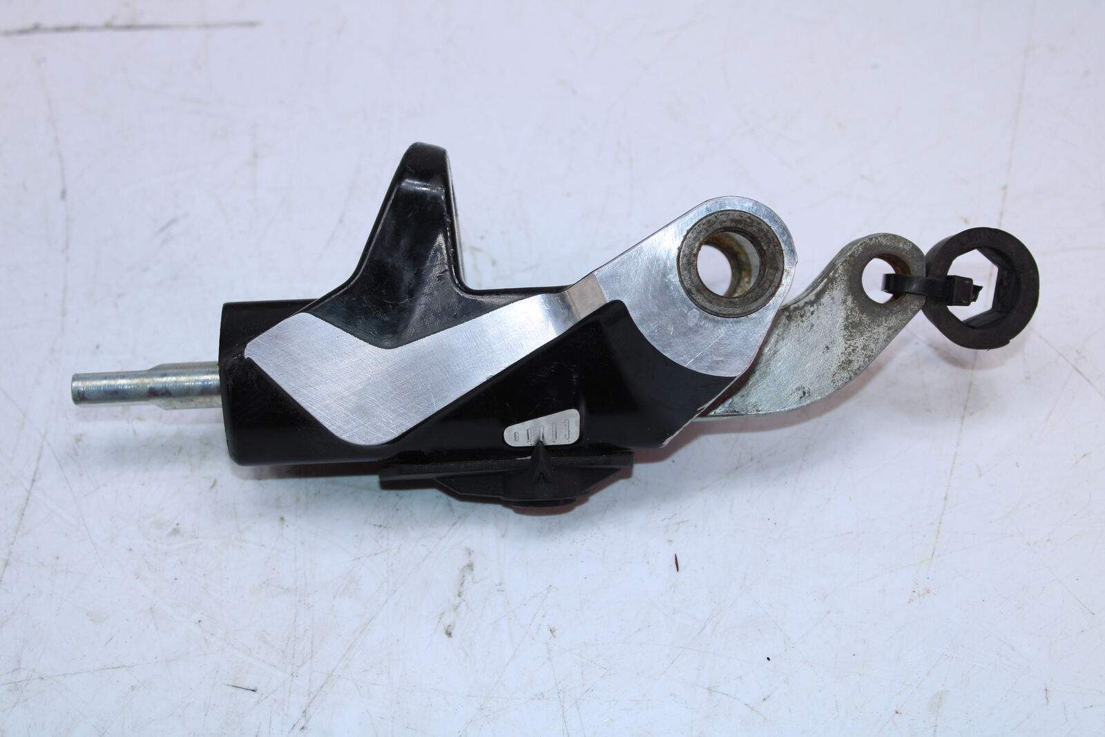 17 SKI-DOO RENEGADE 1200 4 TEC left runner adjuster 505073789