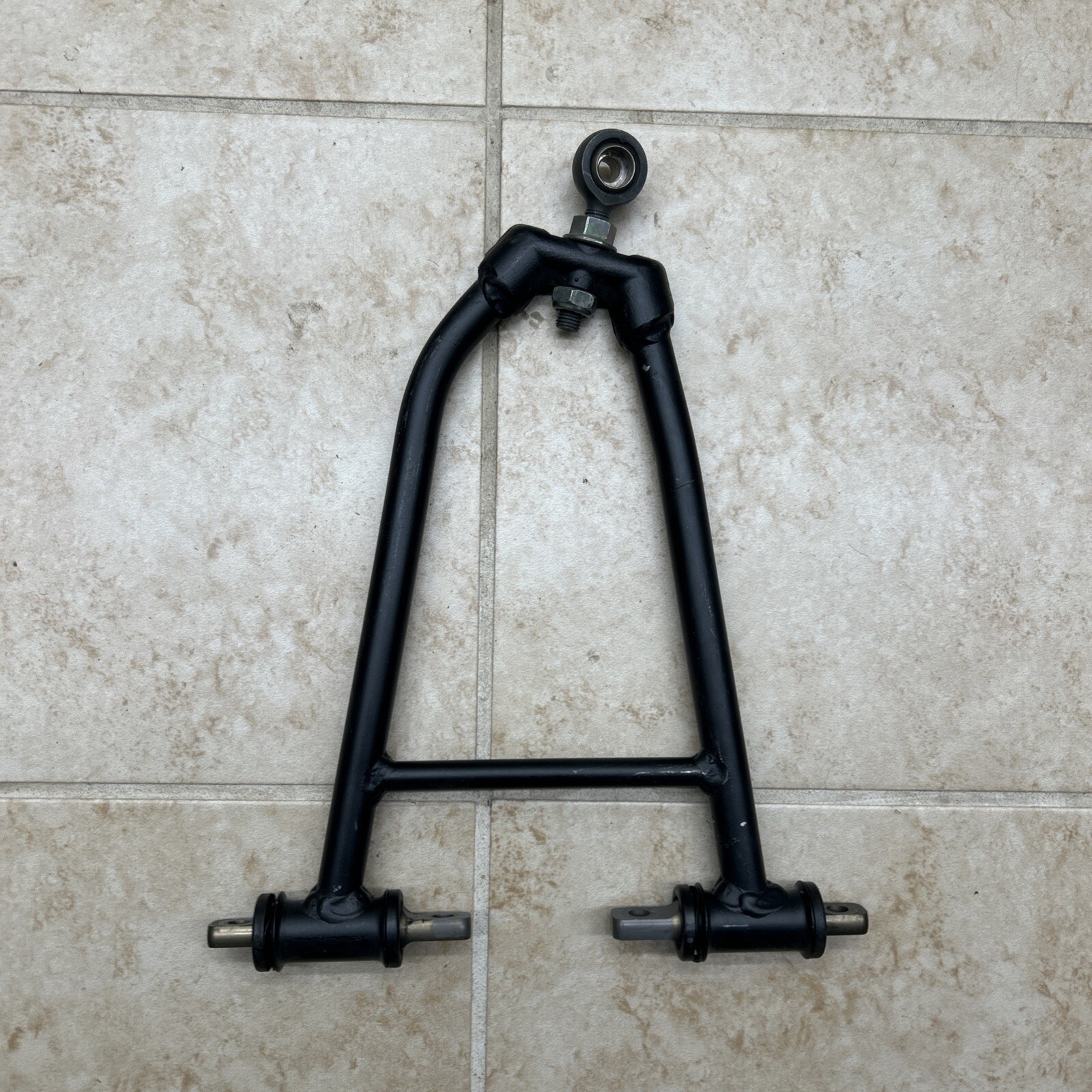 POLARIS  ASSAULT 800 SNOWMOBILE SUSPENSION UPPER Right A ARM 2204427-458