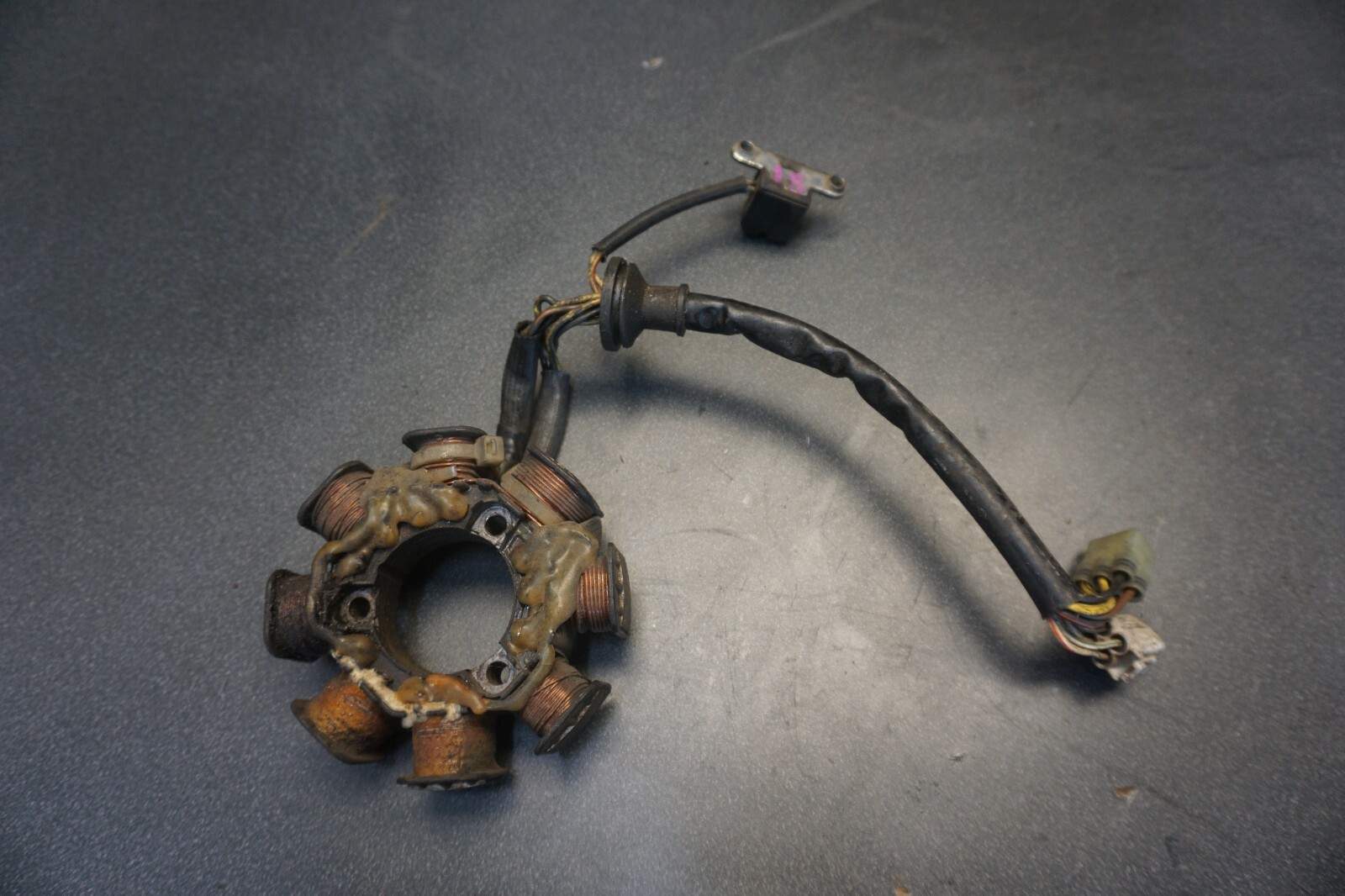 1997-1999 Yamaha OEM Stator Magneto Coil Ass’y Mountain Max Venture 8CW-85510-00