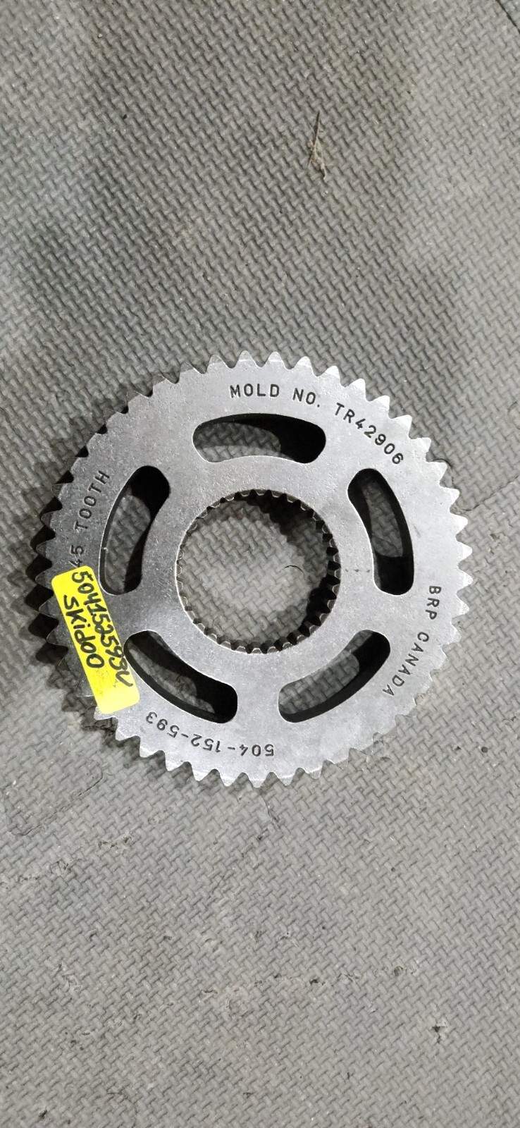 Skidoo   Sprocket 45 teeth   504152593