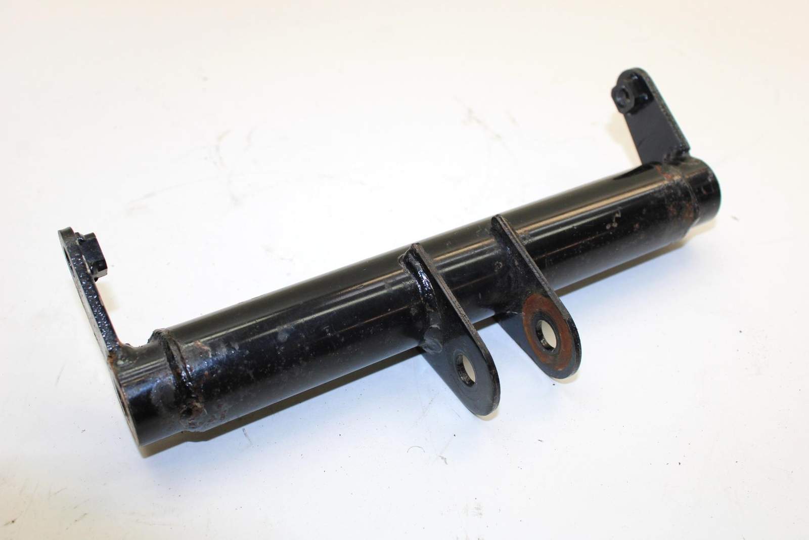 2002 Yamaha Mountain Max 700 Oem Shock Mount Bracket 8ED-47418-00-00 SY83