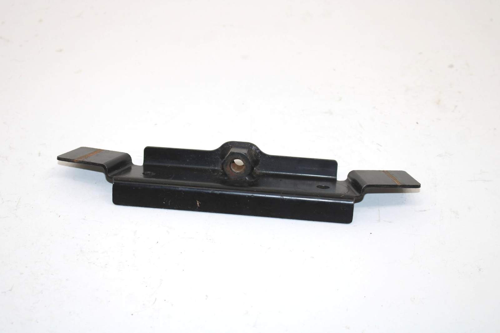 2004 Ski-doo Summit 600 Oem Front Arm Belt Bracket 250000062 SS94