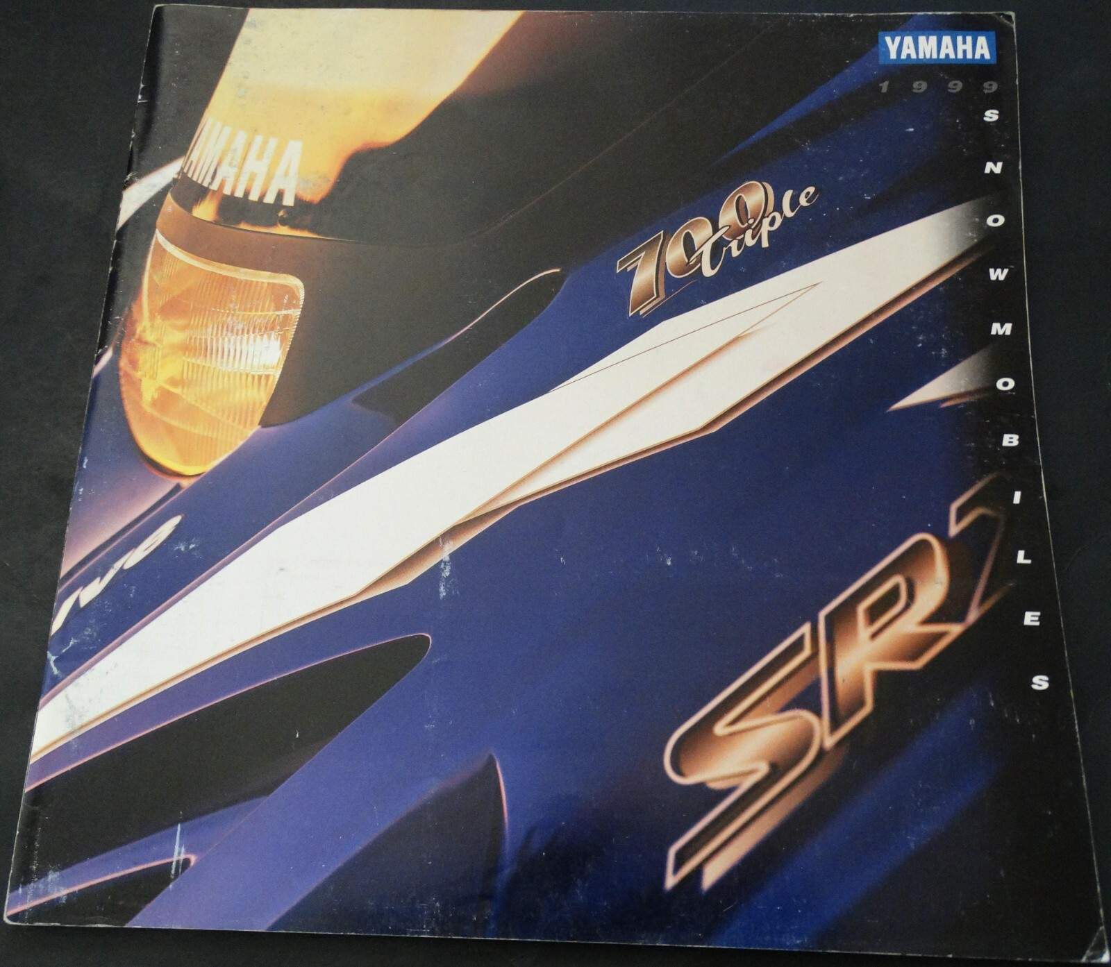 1999 YAMAHA SNOWMOBILE FULL LINE SALES BROCHURE 66 PAGES OVERSIZE (377)