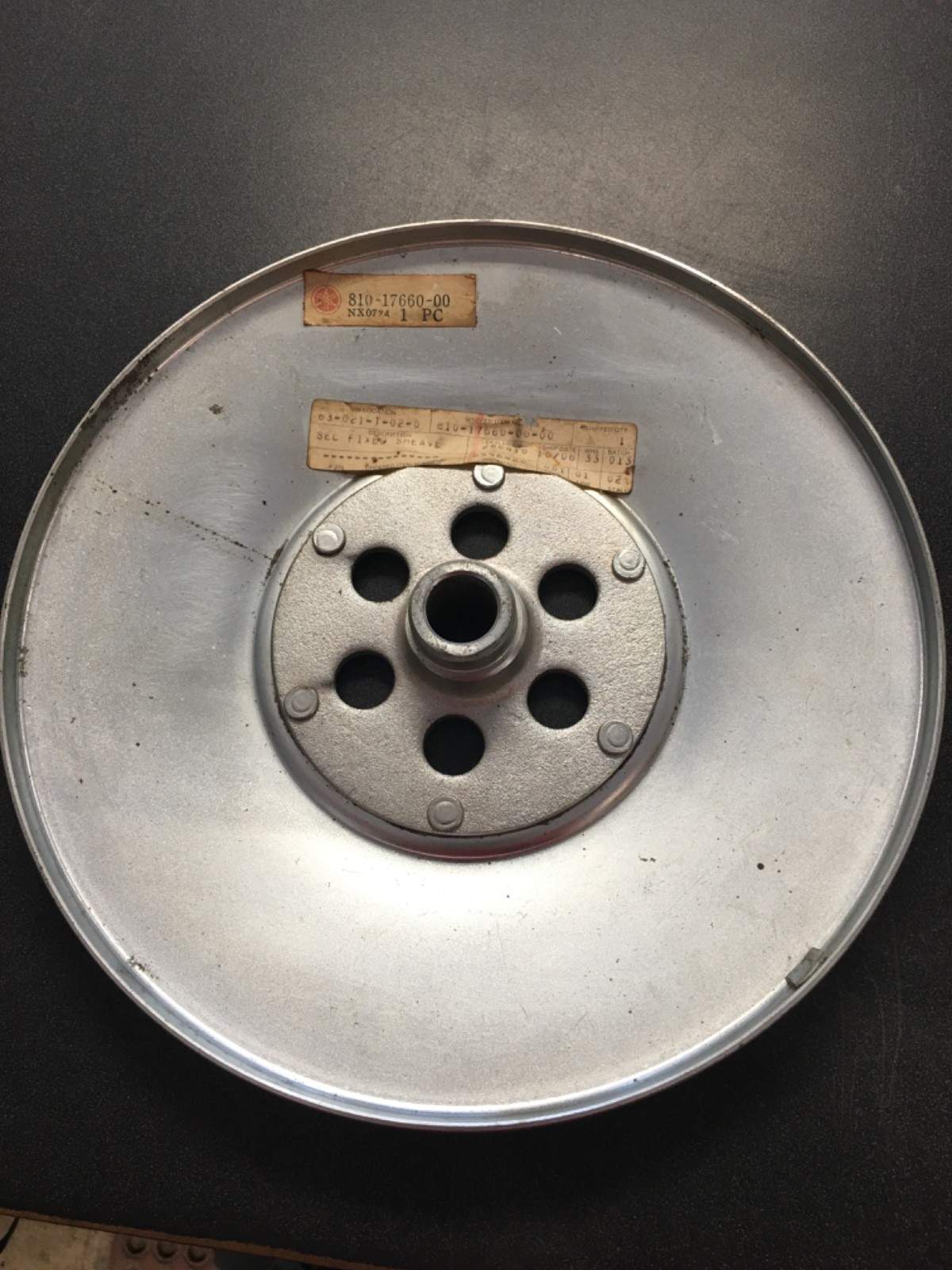 NOS YAMAHA SNOWMOBILE FIXED SHEAVE 810-17660-00