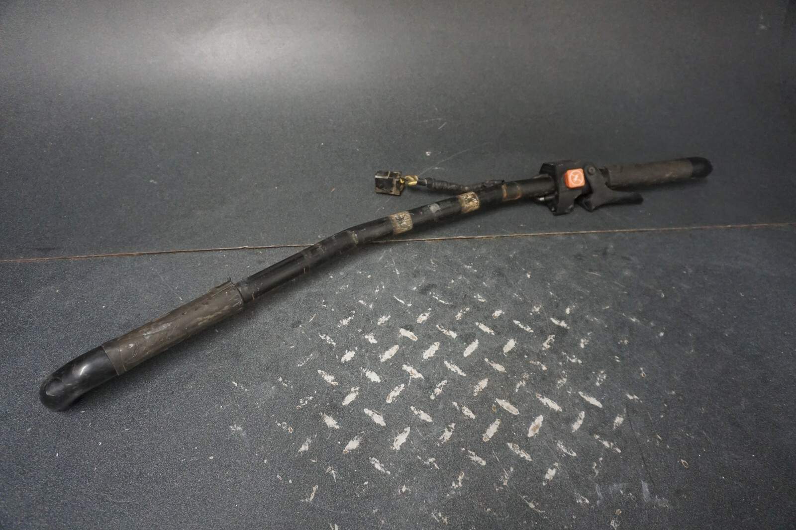 2004-2007 Summit MXZ Adrenaline Ski-Doo OEM Steering Handlebars & Throttle Ass’y