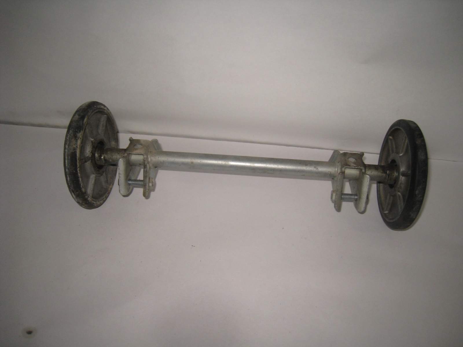 1979 YAMAHA EXCEL V EC540 TRACK SUSPENSION IDLER WHEEL AXLE