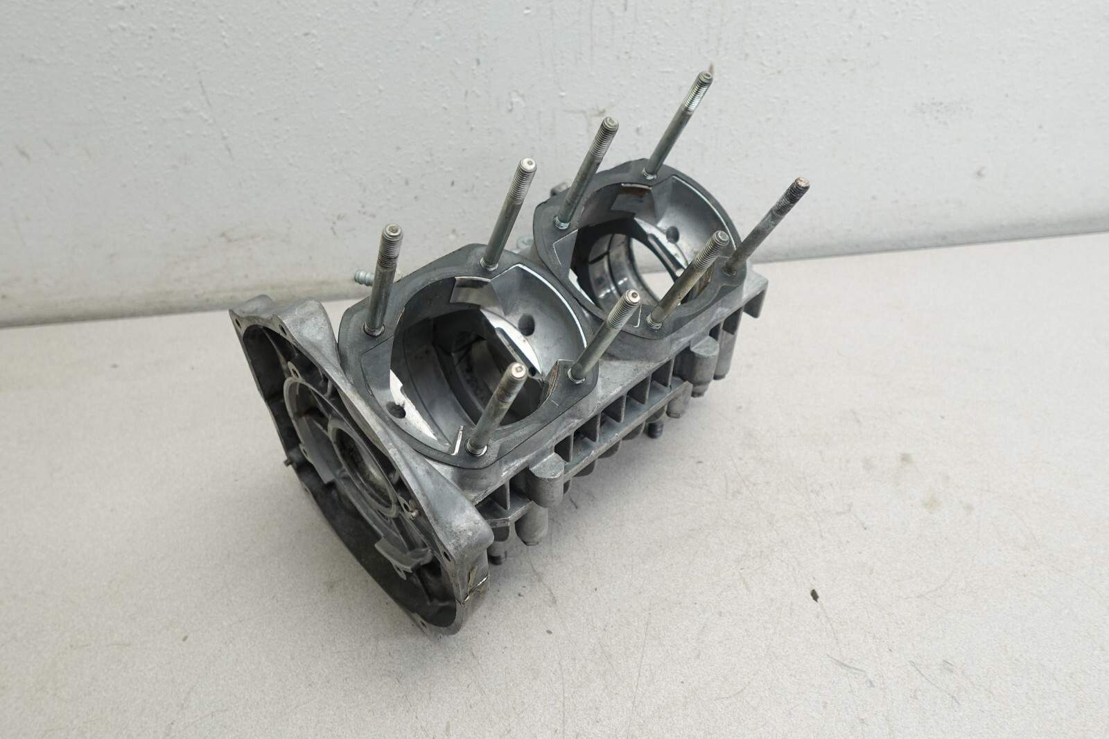 1976-1981 Yamaha OEM Engine Crankcase Ass’y 8A5-15100-00-00 Exciter EX 440 340