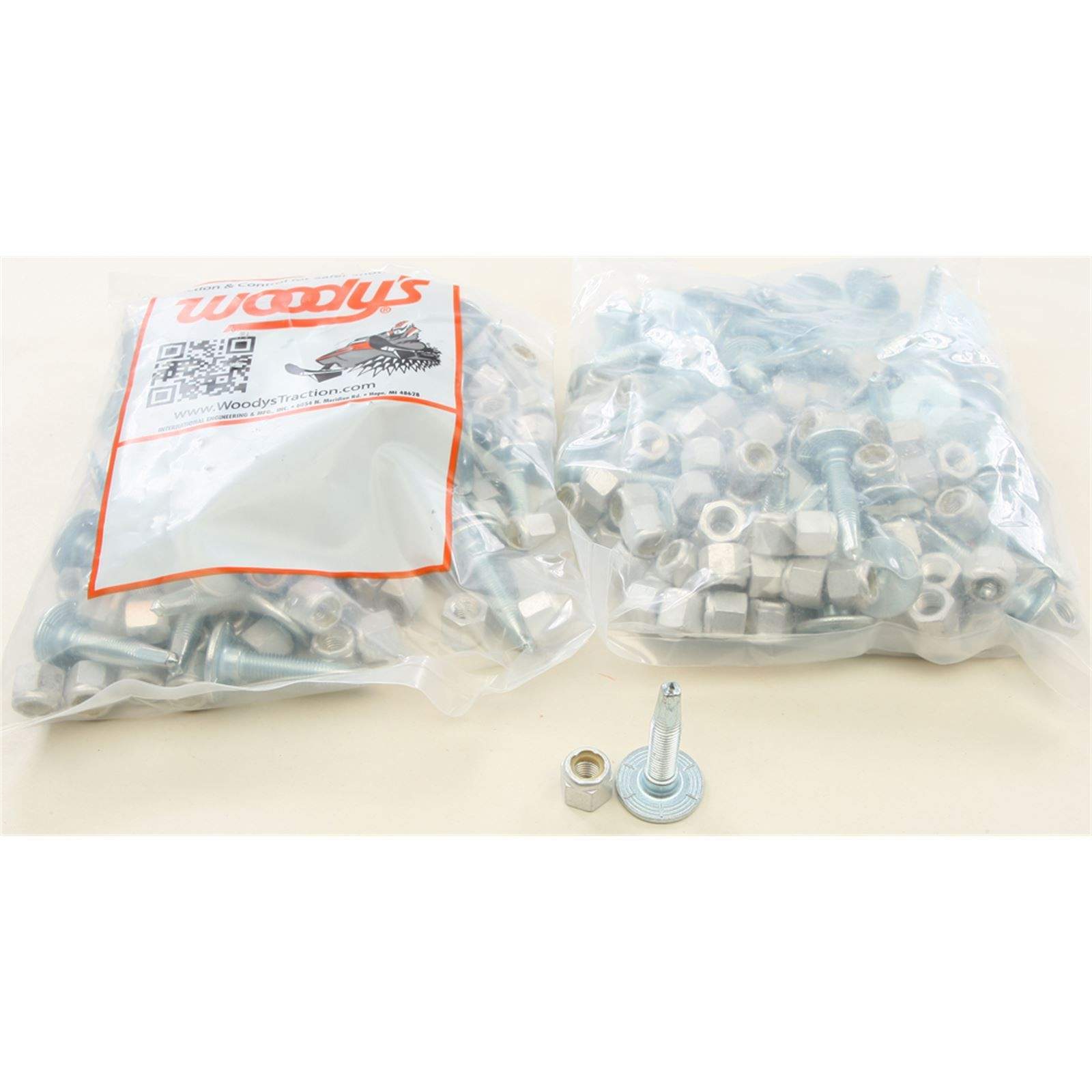 Woodys Silver Mega-Bite® Trail Studs 1.325″ – 144/Pack MEG-1325-CS