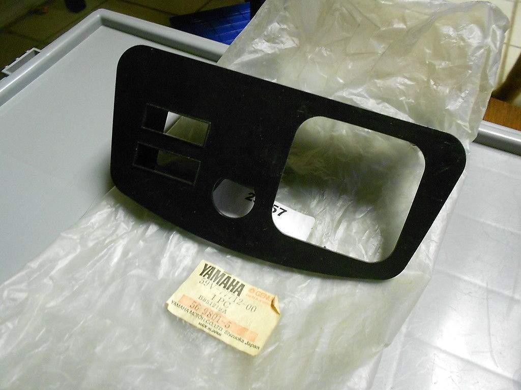 NOS Yamaha Snowmobile Gauges Front Cover PN:59V-77712-00