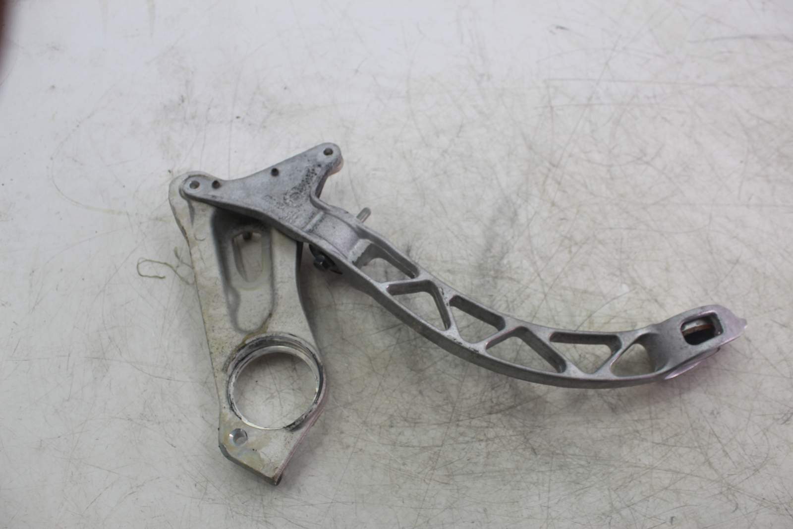 13-18 Ski-doo Renegade X 1200 Driven Pulley Support 518327392 518327460