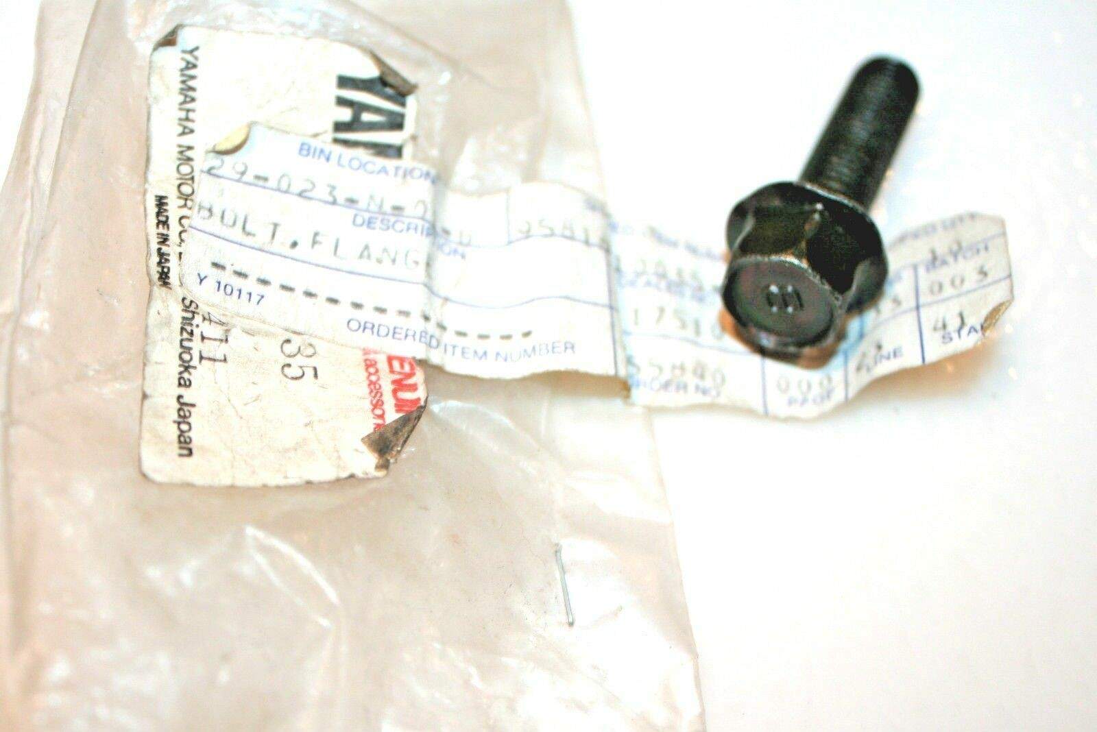 Yamaha snowmobile flange bolt pivot axle 1983-86 vmax540 95817-10035 QTY-2