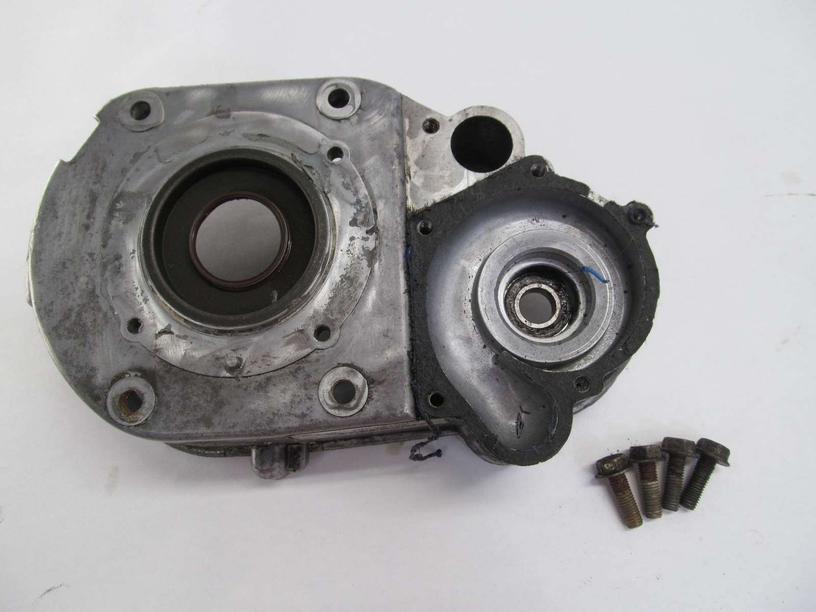2000 POLARIS RMK800 STATOR WATER PUMP COVER