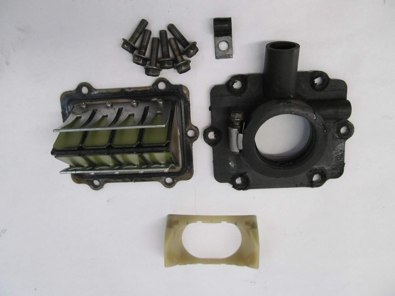 1997 POLARIS RMK700 LEFT INTAKE MANIFOLD REED