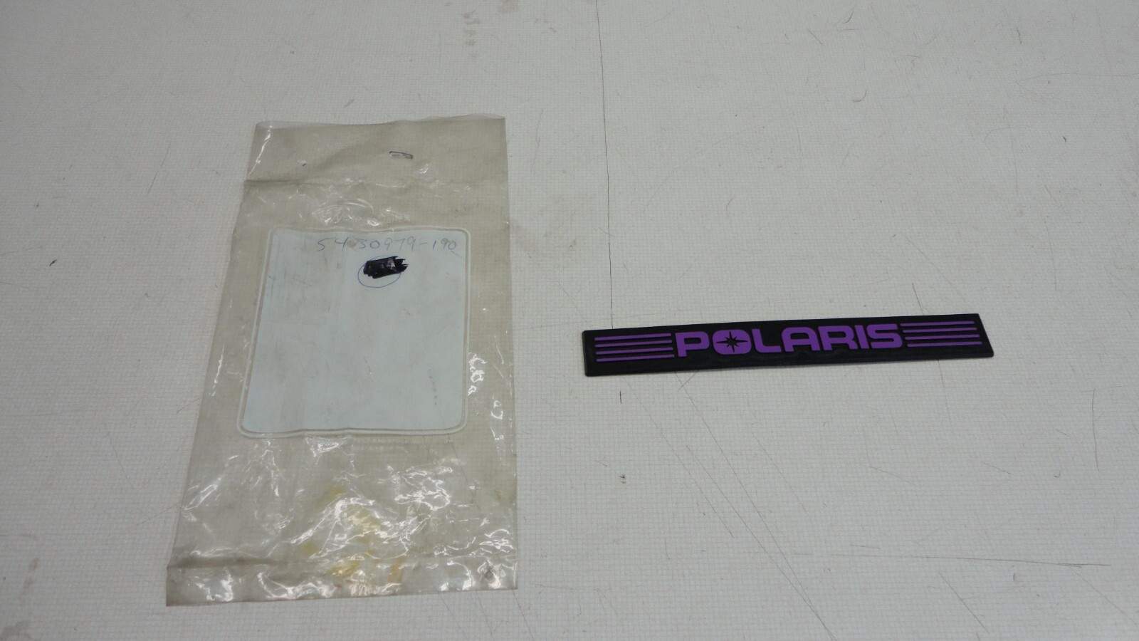 SELECT 1995-1996 POLARIS SNOWMOBILE MODELS NOSECONE EMBLEM PART# 5439079-190