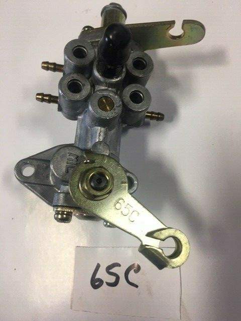 one Polaris Snowmobile OEM  oil pump 3083864/3084296 1988-97 650 rxl sks #65C