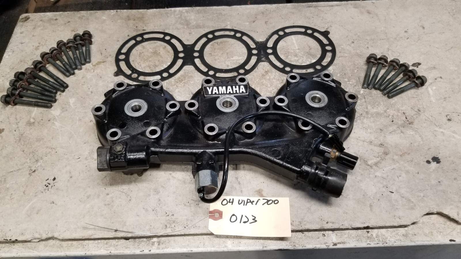 04 Yamaha Snowmobile Viper Cylinder Head Gasket Bolts 700 Engine Motor
