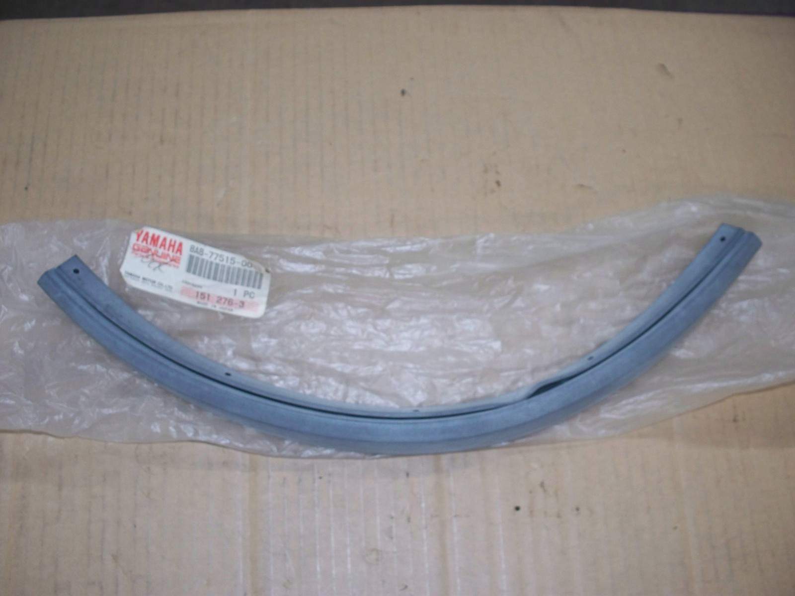 Yamaha Snowmobile 94-1996 VMax V-Max 500 600 Hood Rubber Bushing 1 NEW 8AB-77515