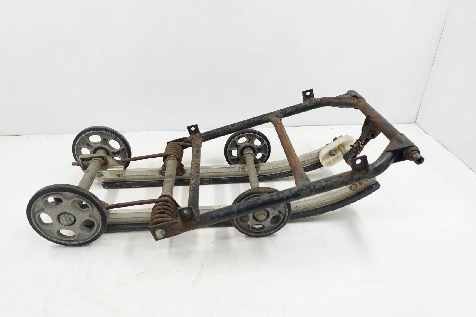 1988-1990 Yamaha SNOSCOOT 80cc OEM Rear Skid Rails w/ Wheels Arm & Springs