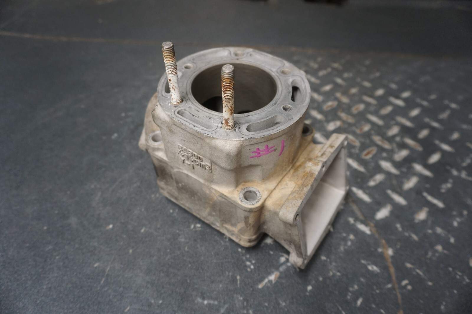 1994-1996 Yamaha OEM Cylinder Jug STD VMAX 500 8AB-11311-00-00