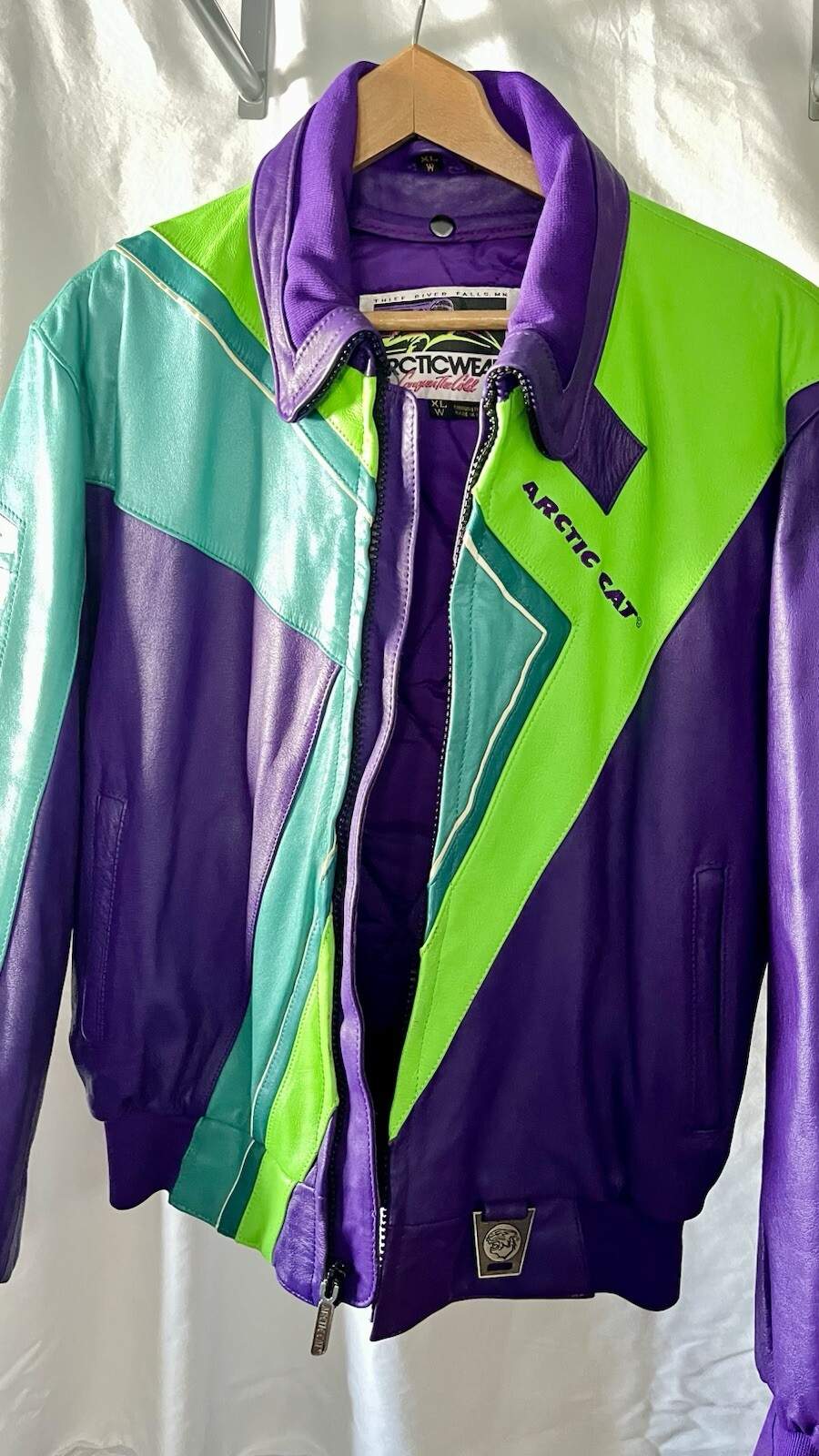 Vintage Women’s Leather Artic Cat Jacket Extra large