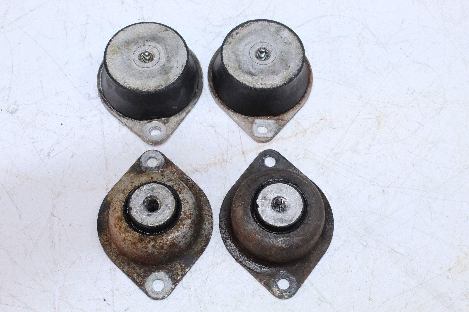 2017 Ski-doo Renegade 600 Sport Carb Engine Motor Mounts