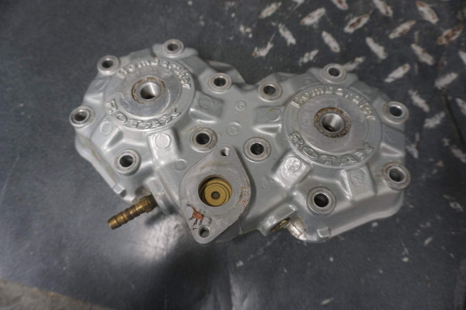 2002 Ski-Doo OEM Cylinder Head w/ Thermostat Ass’y Grand Touring MXZ Summit