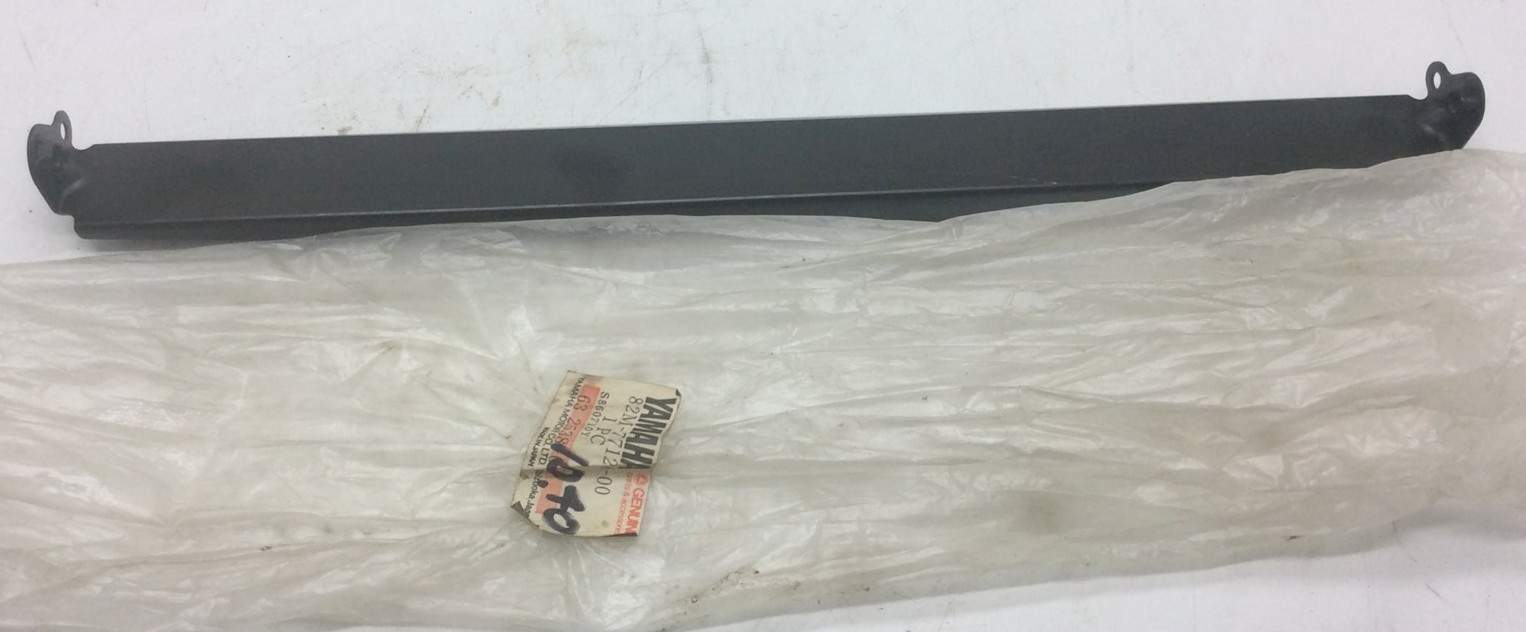 Yamaha NOS OEM Stay 2 82M-77126-00-00 Exciter Deluxe 570 87-90