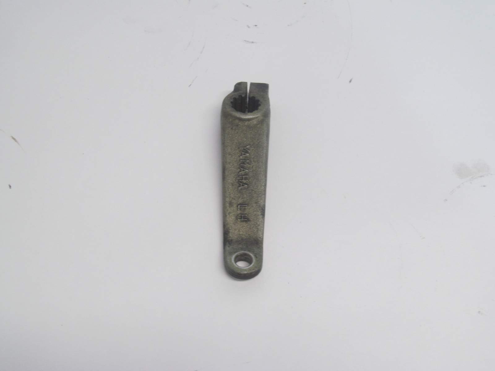 1982 YAMAHA SS440 RIGHT HAND OUTSIDE STEERING ARM