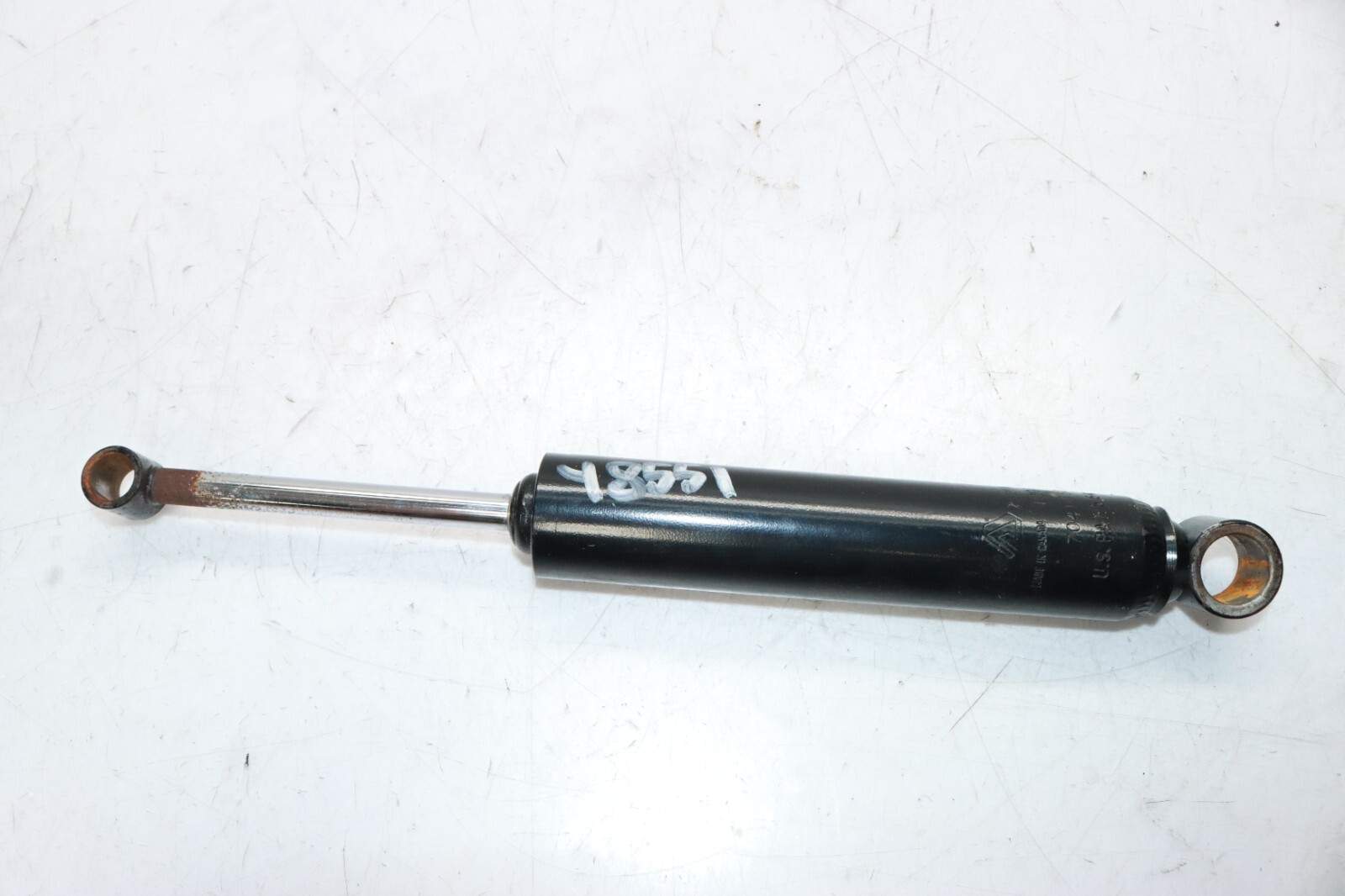 01 POLARIS SNOWMOBILE 550 SPORT TOURING REAR TORQUE ARM SHOCK STRUT Y8551