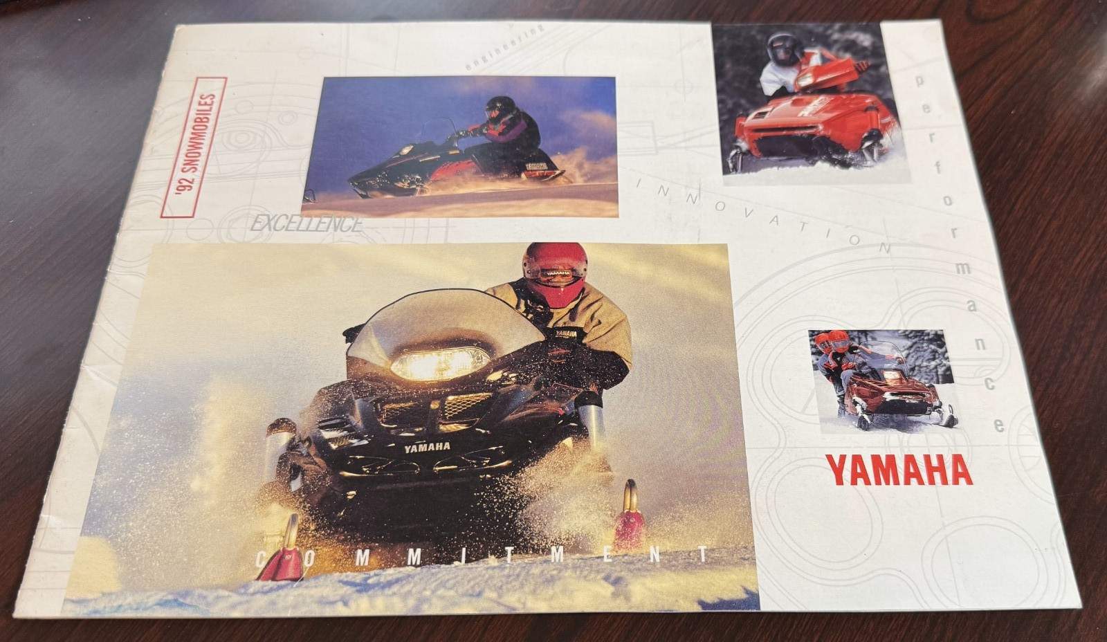 1992 YAMAHA SNOWMOBILE FULL LINE SALES BROCHURE 16 PAGES  (M12)