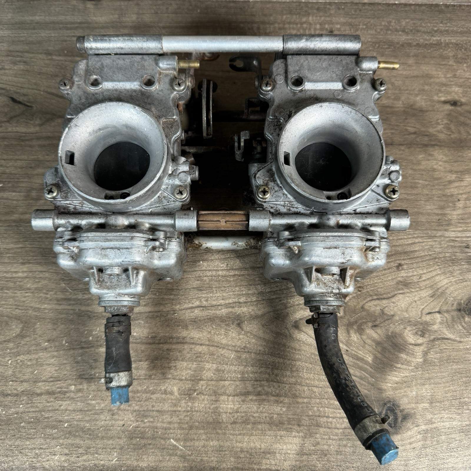 Polaris Snowmobile Mikuni Dual Carburetor Rack