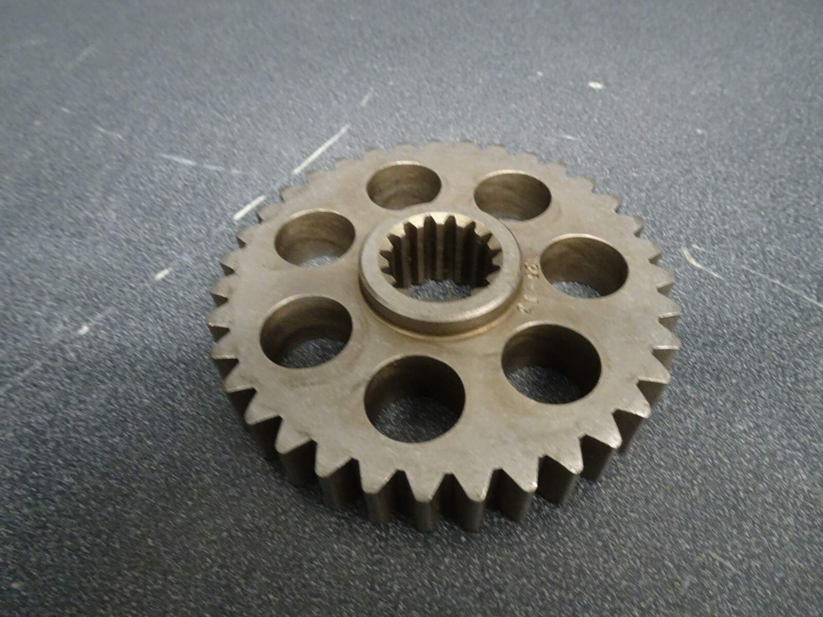 NEW YAMAHA OEM SPROCKET GR 05-08 APEX/VETR/RX1/RS/SX/VIPR/ MTN/FX NYTRO/MTX/RTX