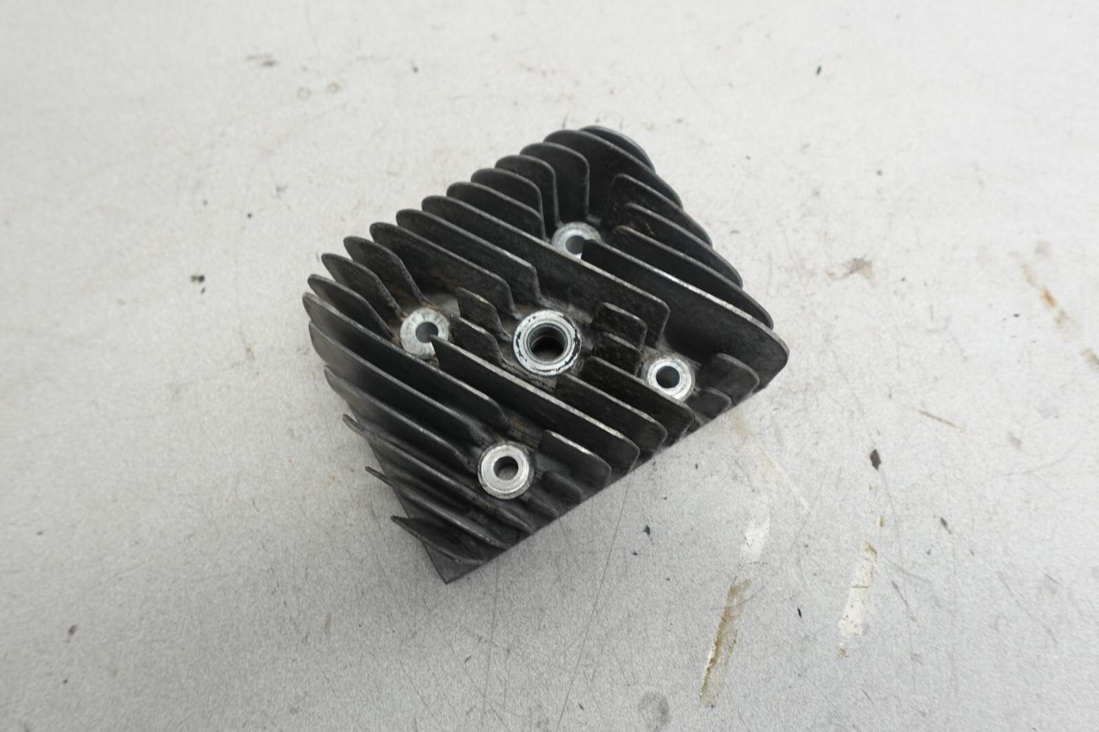 1979-2000 Yamaha Enticer ET340 OEM Right Engine Motor Cylinder Head Bore Jug