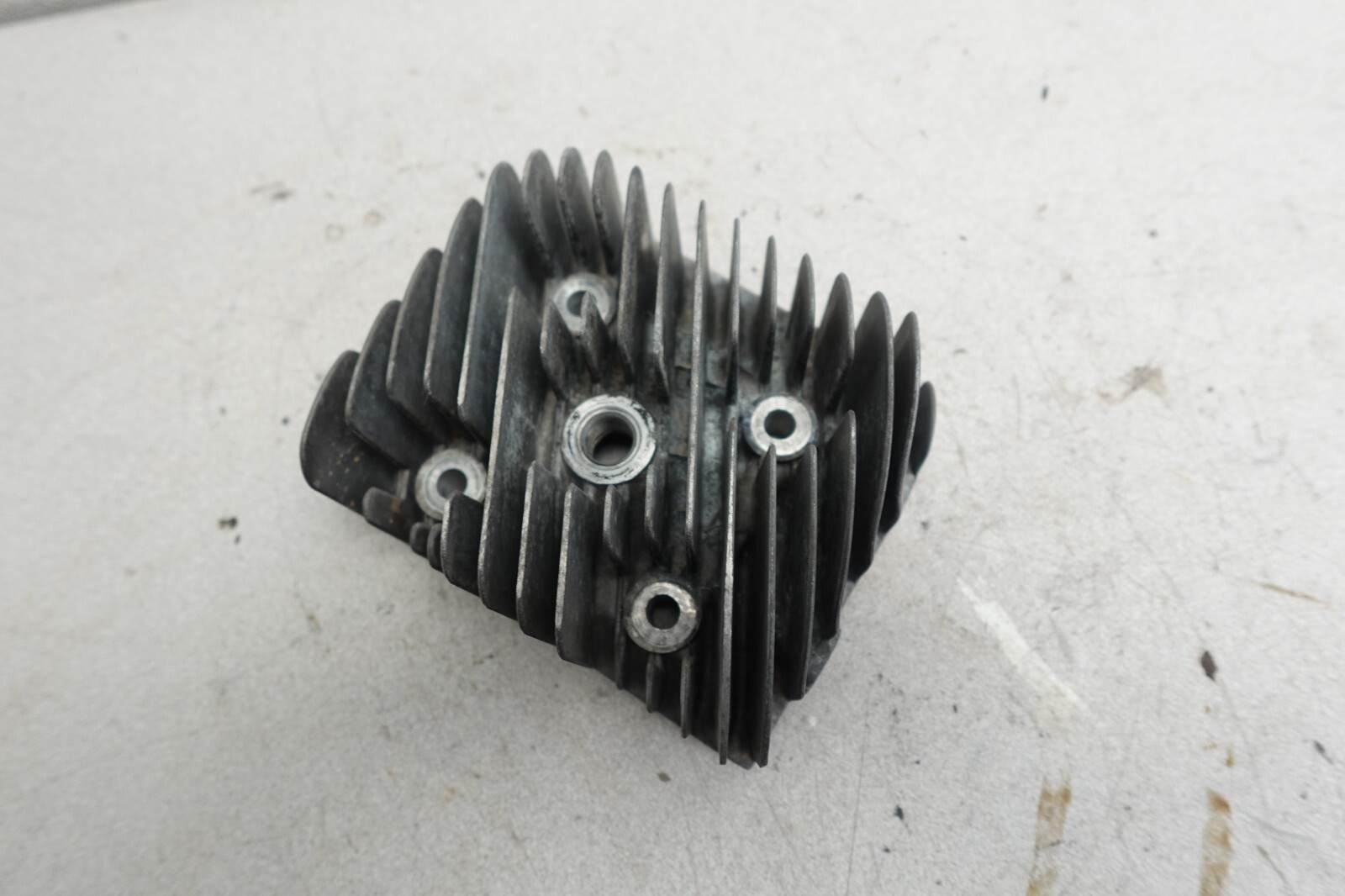 1979-2000 Yamaha Enticer ET340 OEM Left Engine Motor Cylinder Head Bore Jug