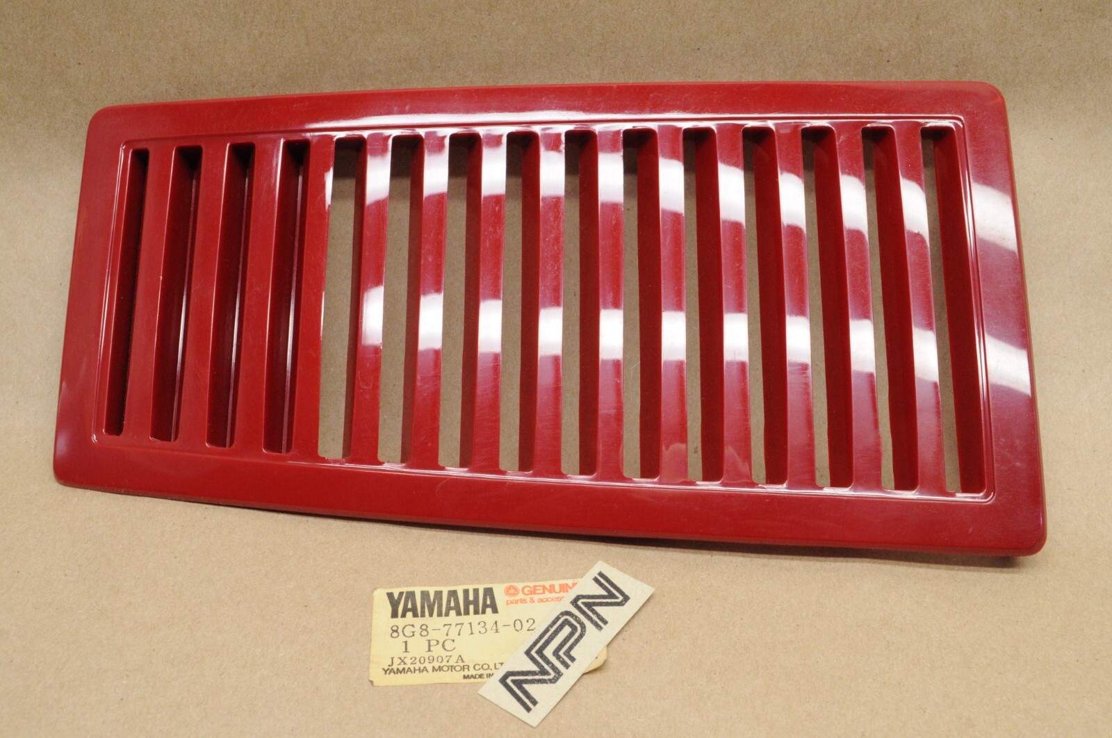 Yamaha Snowmobile 1978-79 ET340 Shroud Louver Vent #4 NOS OEM 8G8-77134-02