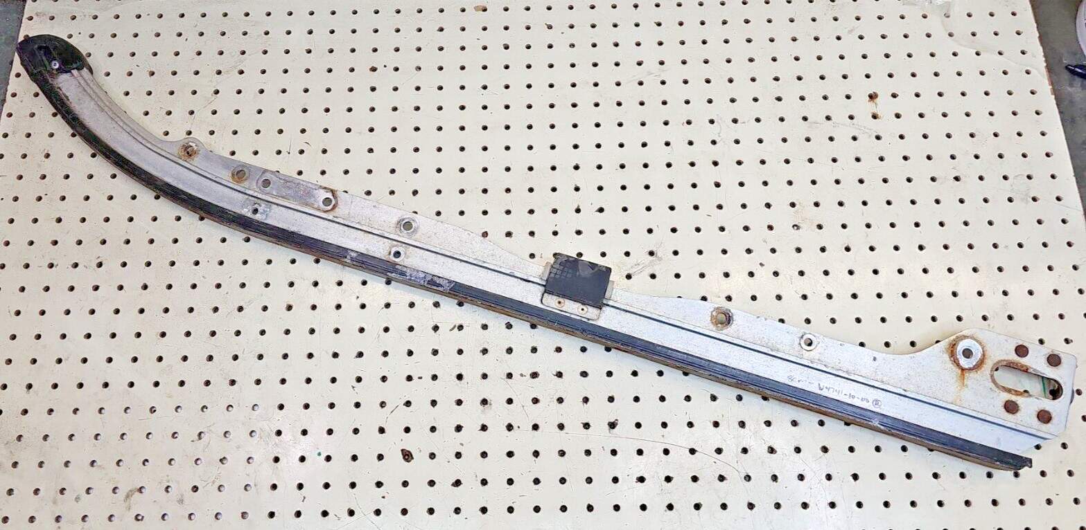 1996 Yamaha Vmax 600 Xt Oem Right Skid Frame Suspension Rail 8CM-W4741-10-00