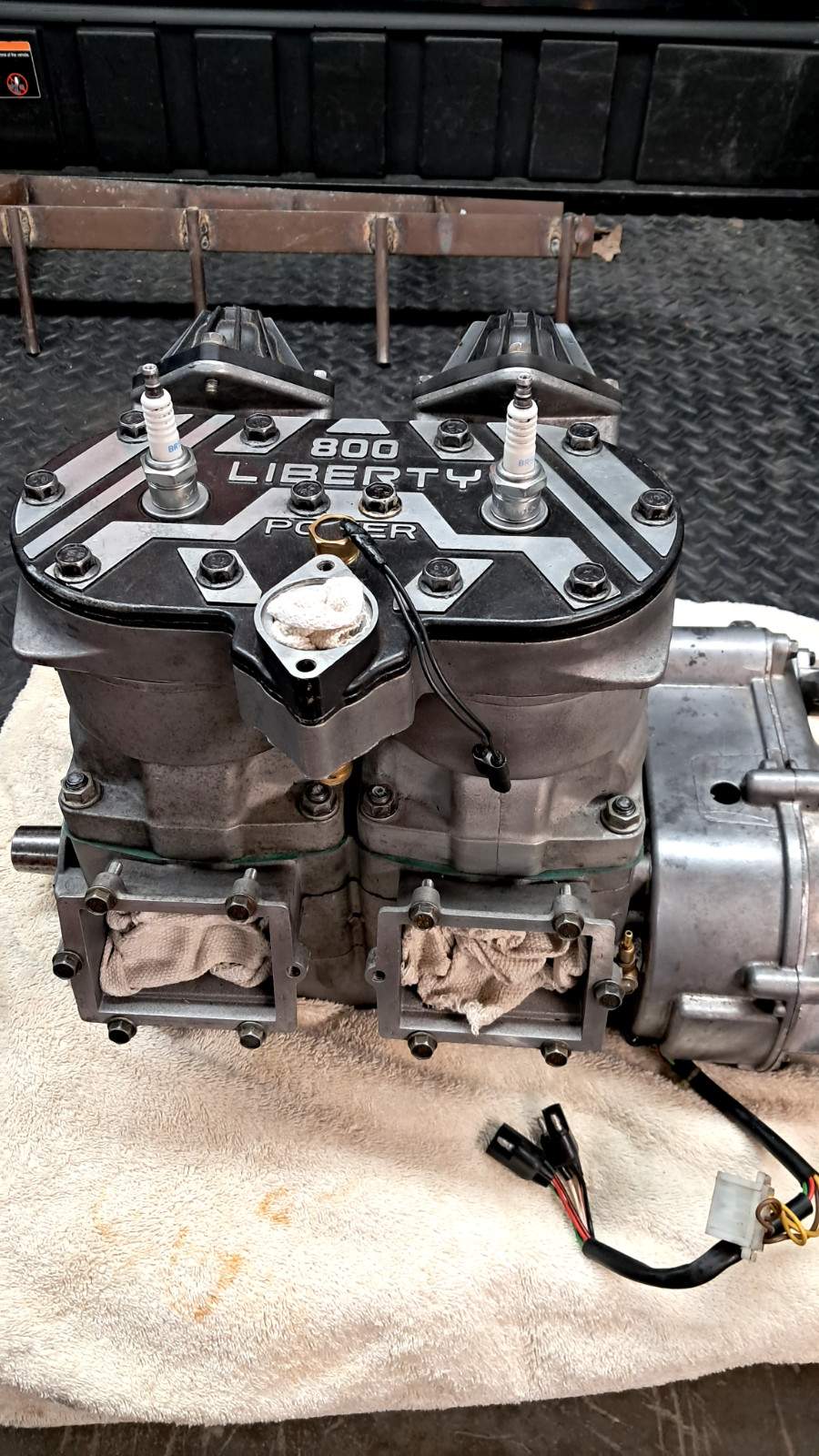 Polaris Snowmobile 2004 XC800 complete motor